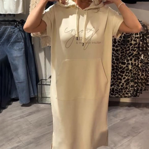 Lena™ | Luźna sukienka z kapturem i kobiecym krojem
